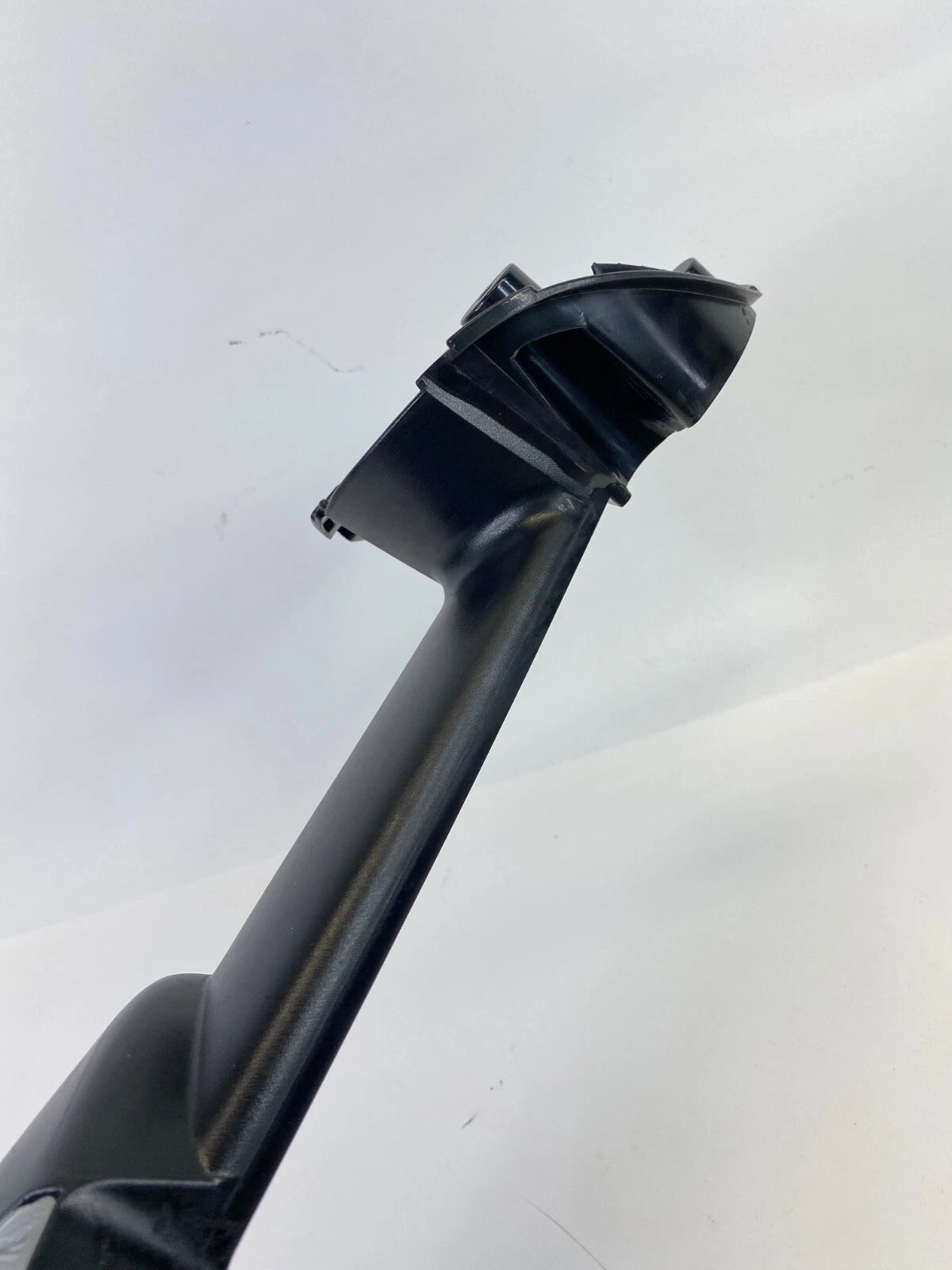 07-15 MINI COOPER FRONT RIGHT INNER CARRIER DOOR ARMREST BRACKET SUPPORT 2753724