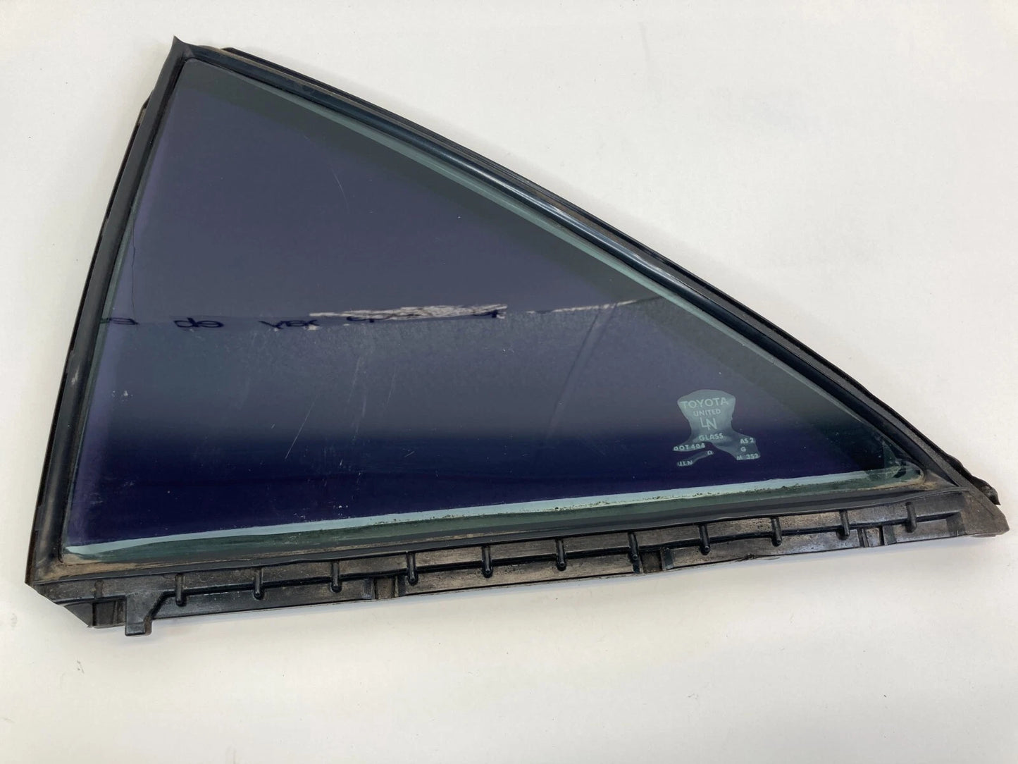 2007-2011 TOYOTA CAMRY REAR LEFT DOOR QUARTER WINDOW GLASS VENT 68189-06021 OEM