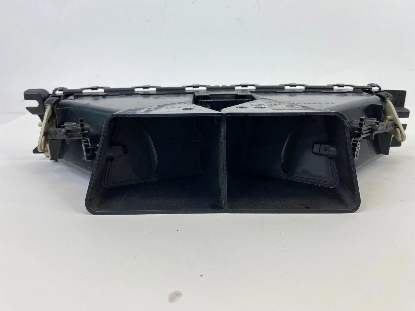 2006 BMW 330XI DASH CENTER DUCT AC AIR VENT GRILLE W/ HAZARD SWITCH 64229130458