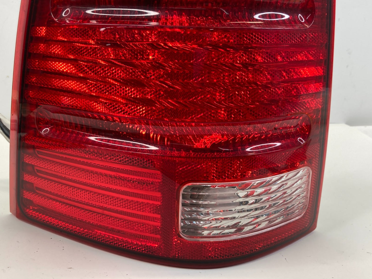02 03 04 05 Ford Explorer Rear Left RR LH Side Tail Light Taillight Lamp OEM