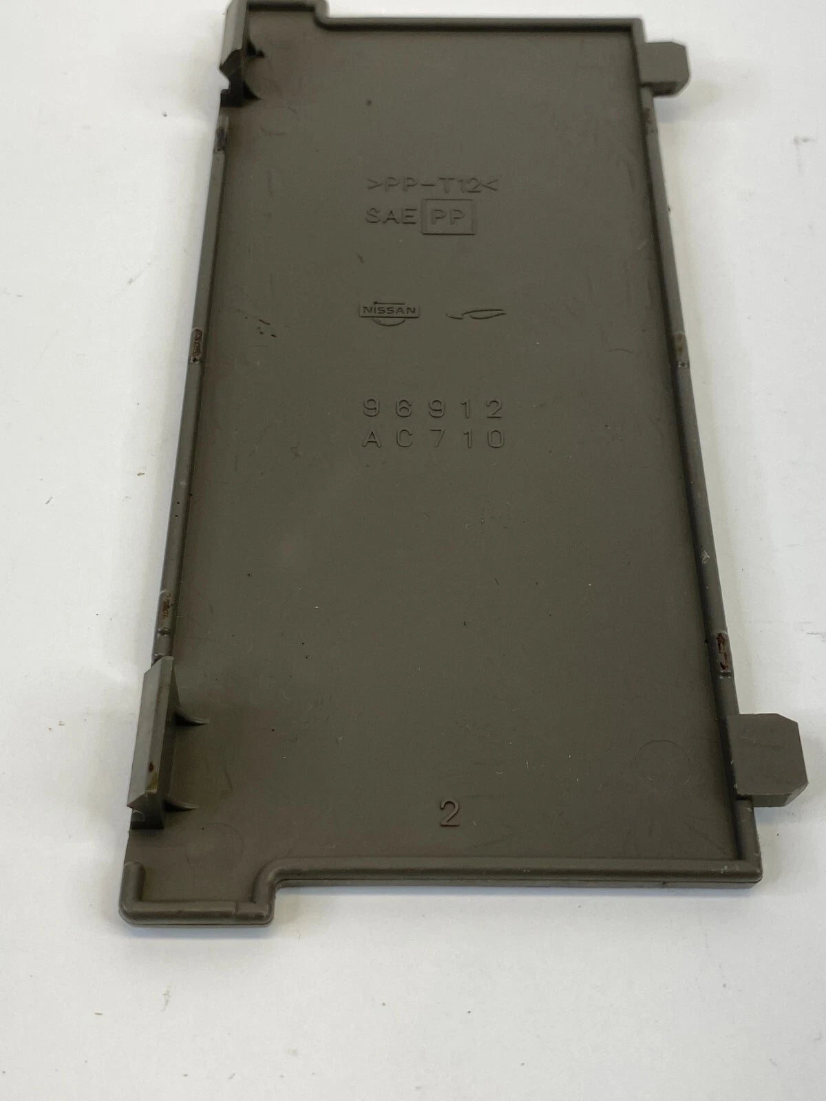 05-07 INFINITI G35 CENTER CONSOLE ARMREST ARM REST BOLT CAP COVER 96912-AC710
