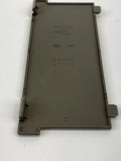 05-07 INFINITI G35 CENTER CONSOLE ARMREST ARM REST BOLT CAP COVER 96912-AC710