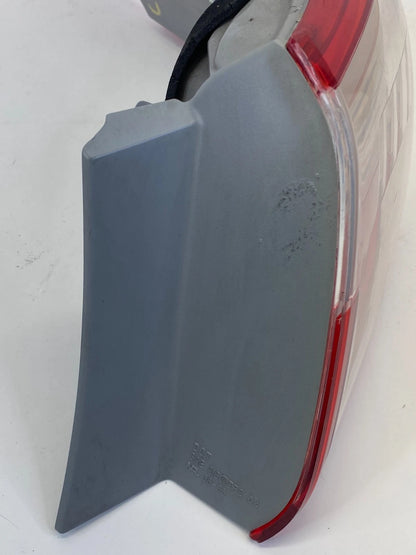 2007-2010 TOYOTA CAMRY REAR RIGHT SIDE TAILLIGHT TAIL LAMP ASSEMBLY OEM