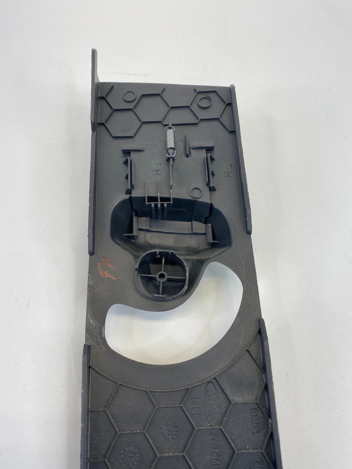 13-15 FORD POLICE INTERCEPTOR UTILITY CENTER PILLAR RIGHT SIDE UPPER TRIM COVER