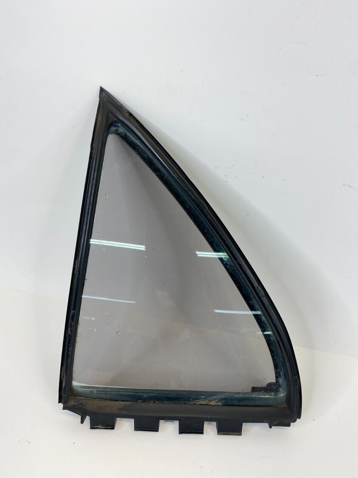 2003-2008 Toyota Corolla Rear Left Door Quarter Vent Window Glass 68189-12280