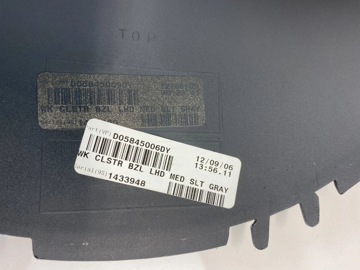 05 06 07 JEEP GRAND CHEROKEE SPEEDOMETER CLUSTER DASH BEZEL TRIM 5JY71TRM OEM