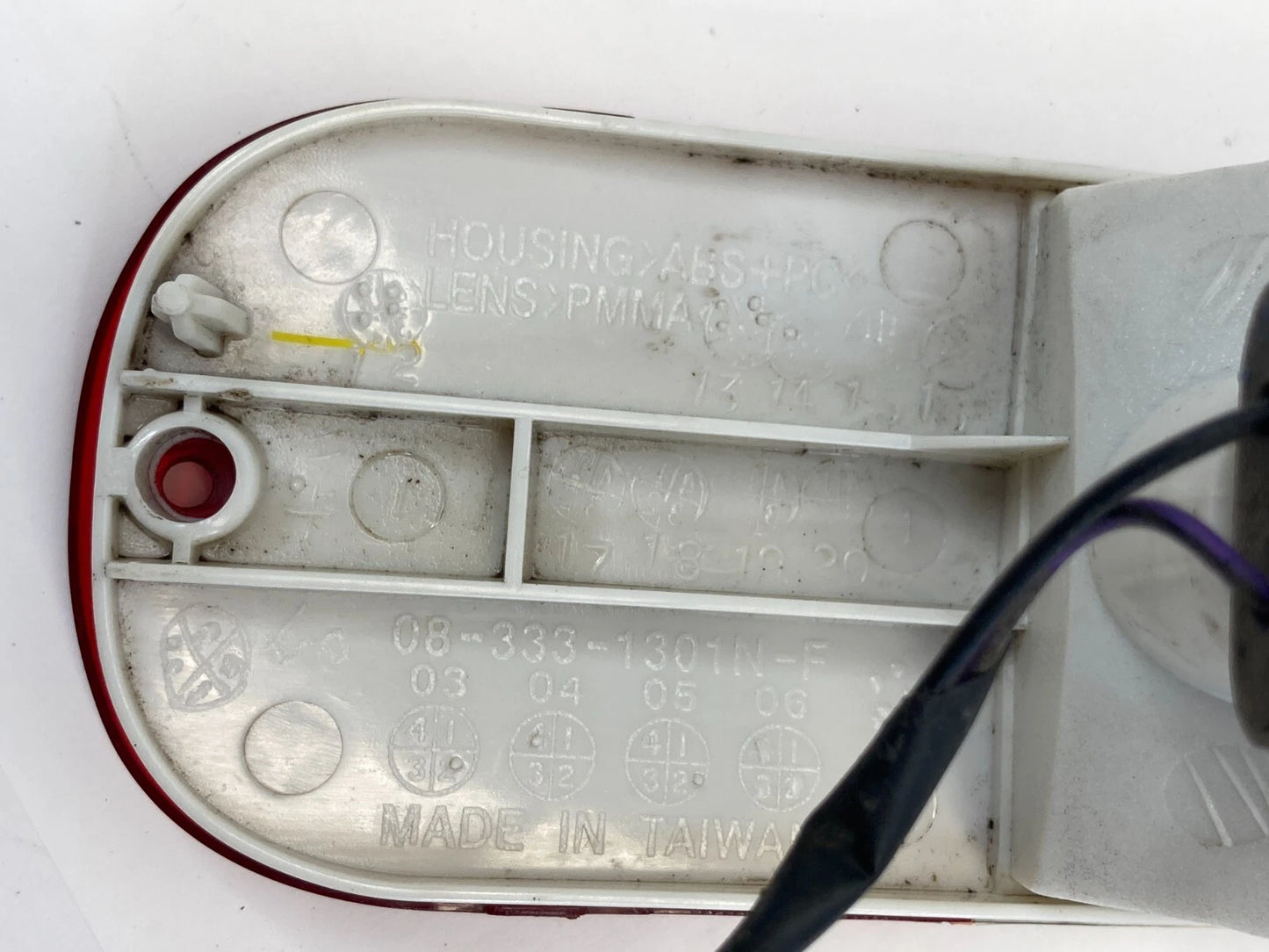 01-05 CHRYSLER PT CRUISER REAR LEFT DRIVER SIDE BACKUP LIGHT LAMP 333-1301N-AC