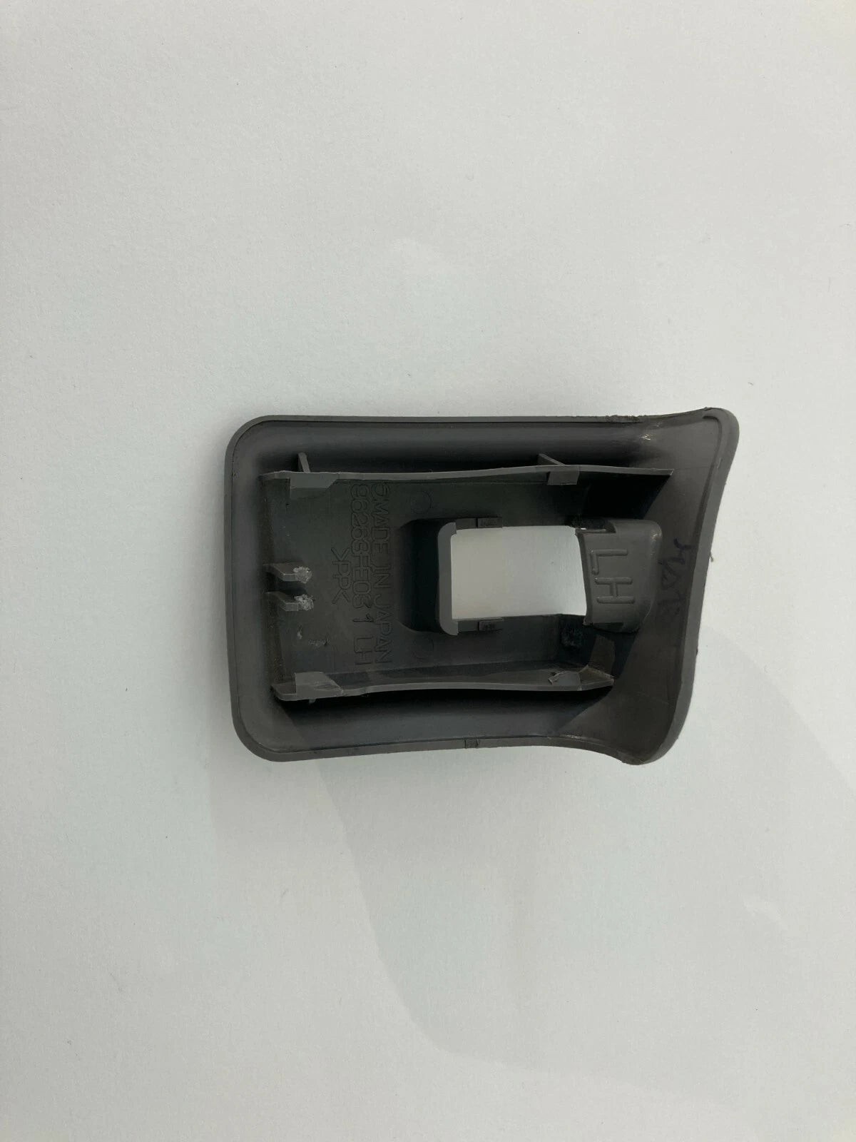 02-04 SUBARU IMPREZA OUTBACK REAR LEFT DRIVER TETHER CHILD SEAT HOOK ANCHOR OEM