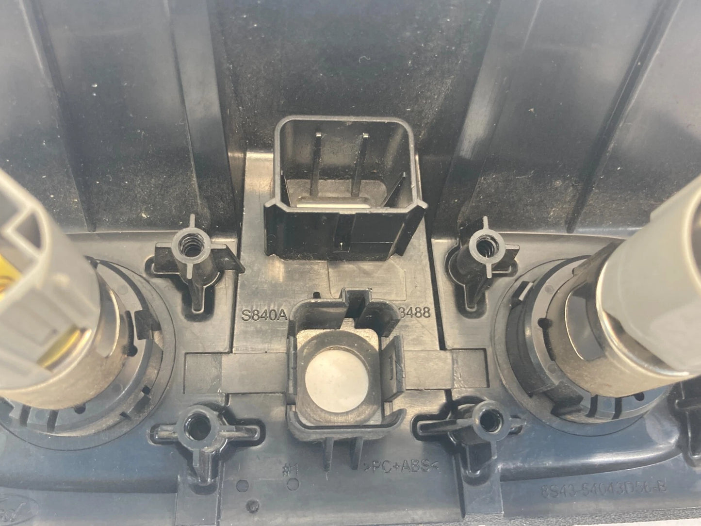 08-11 FORD FOCUS CENTER DASH DUAL POWER OUTLET 12V BEZEL TRIM 8S43-54043D56 OEM
