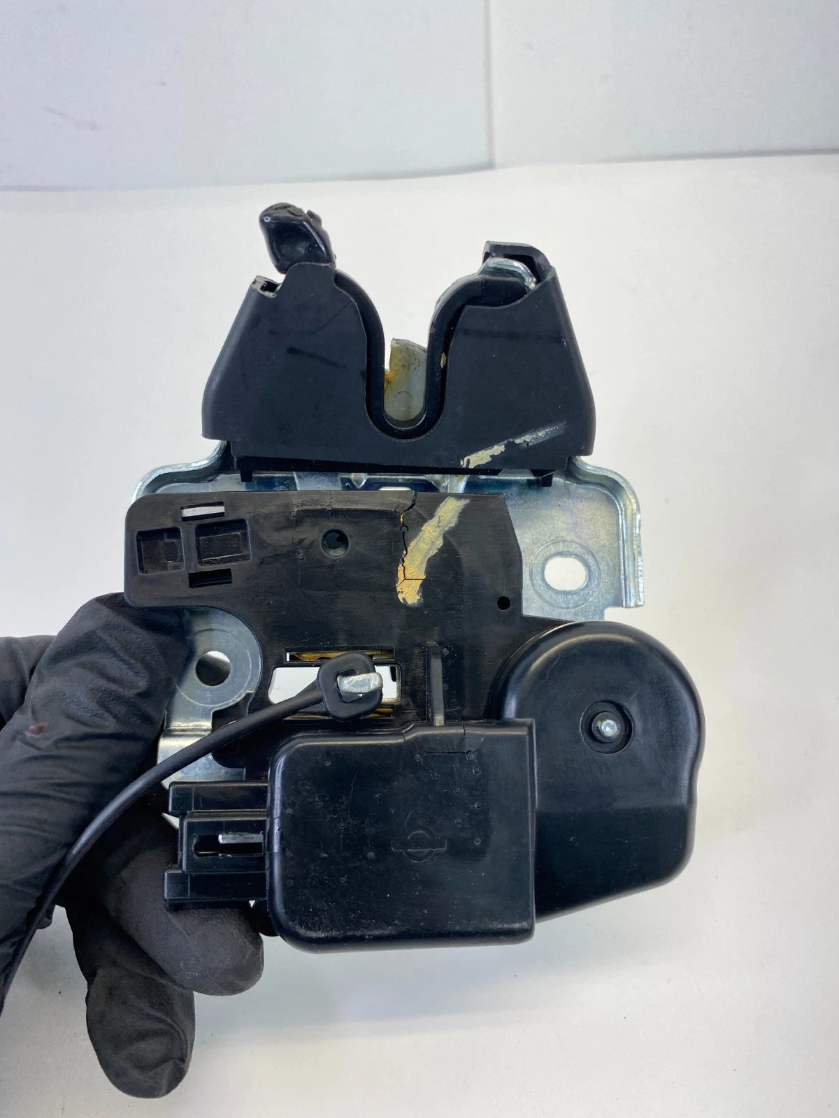 2013-2018 NISSAN ALTIMA S REAR TRUNK LOCK ACTUATOR LATCH RELEASE ASSEMBLY OEM
