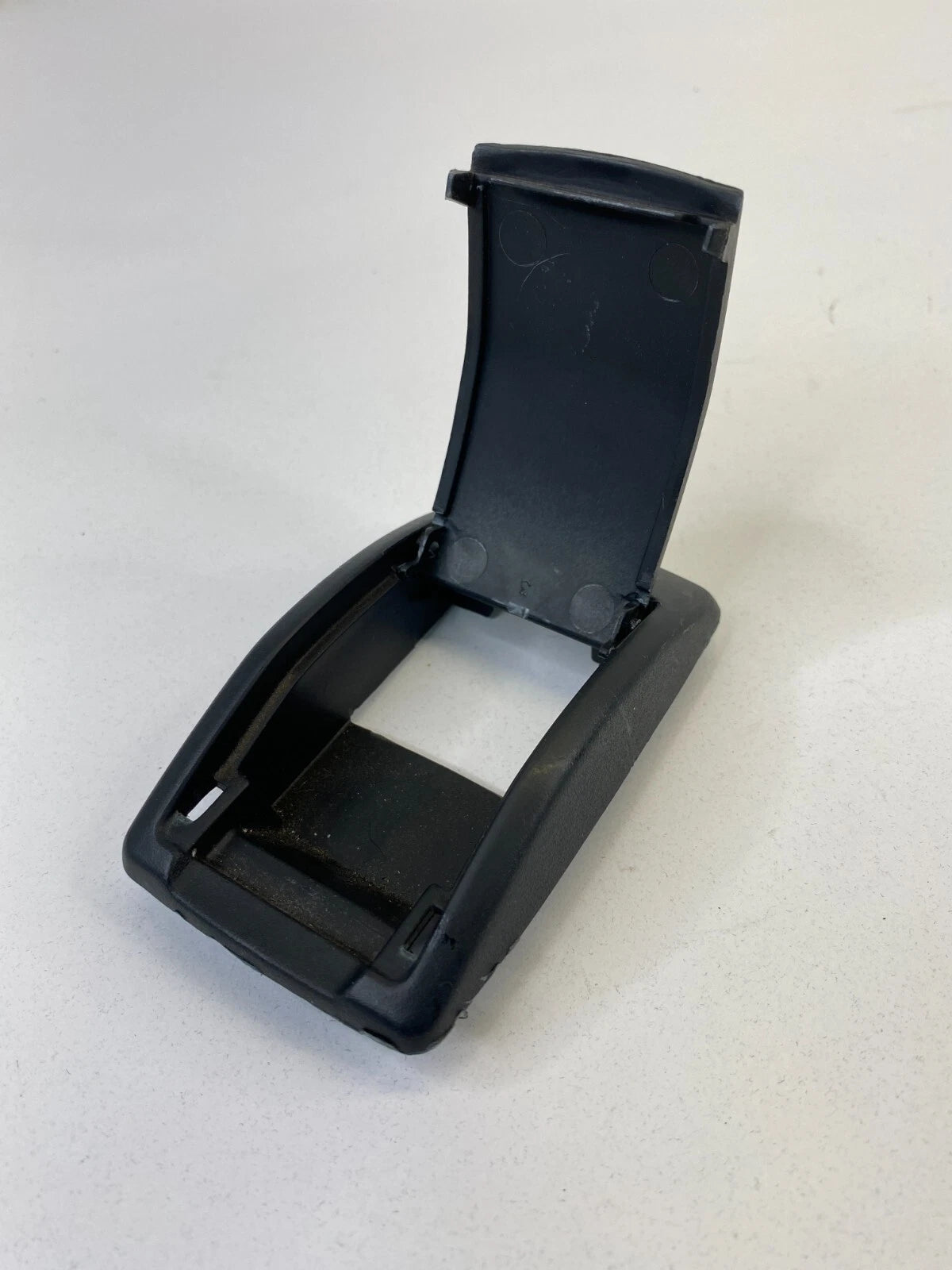 04-06 MITSUBISHI GALANT DECK SEAT CHILD SAFETY ANCHOR HOOK COVER CAP TRIM OEM