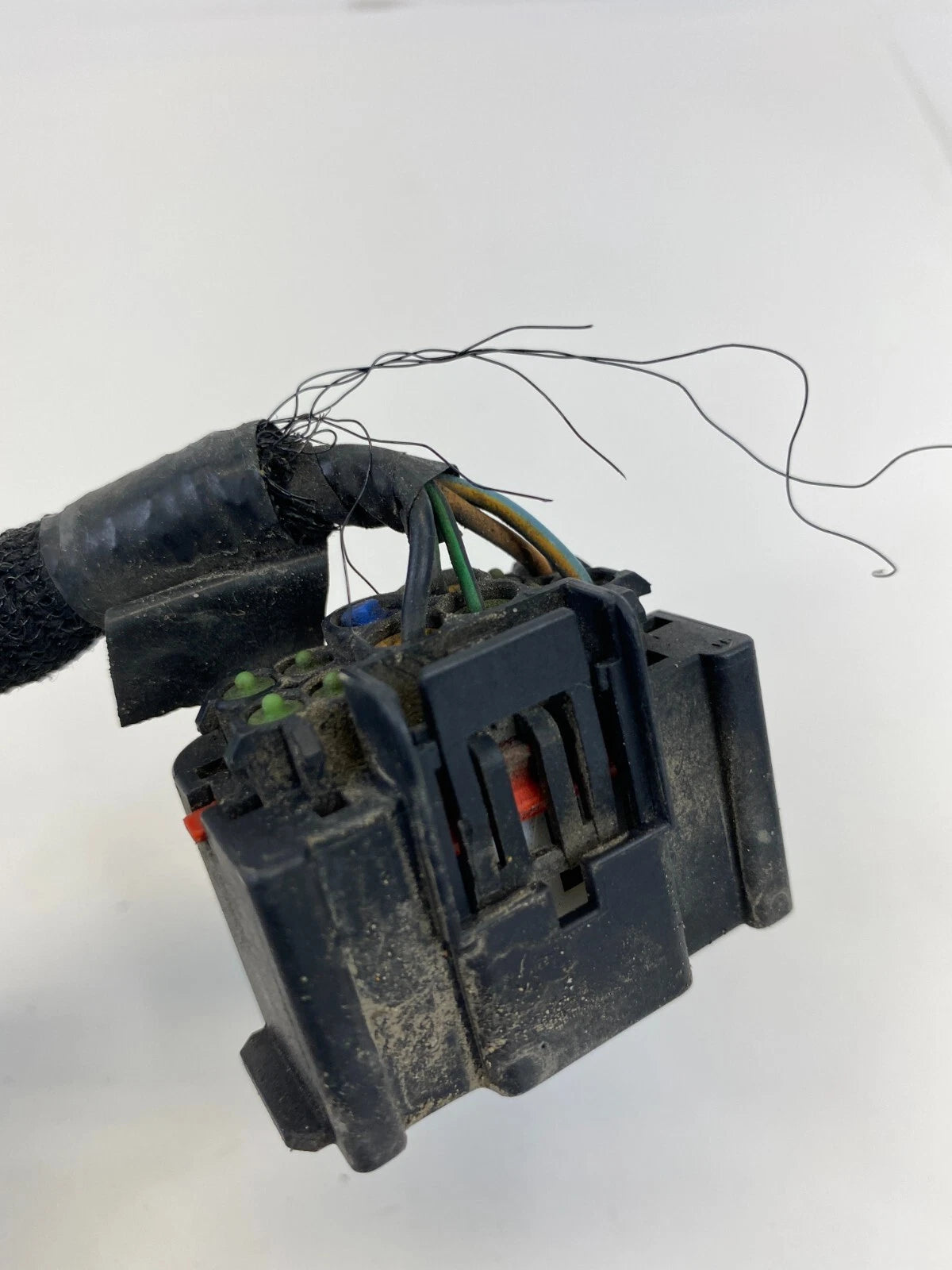 2000-2004 VOLVO S40 FRONT HEADLIGHT WIRE HARNESS CONNECTOR PLUG OEM