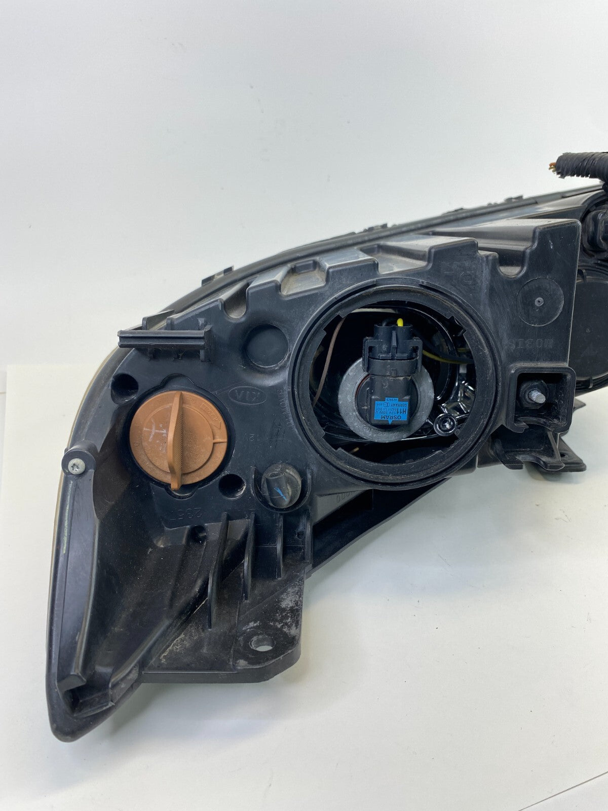 2011-2013 Kia Sorento Front Right Passenger Headlight Headlamp 92102-1U200 OEM