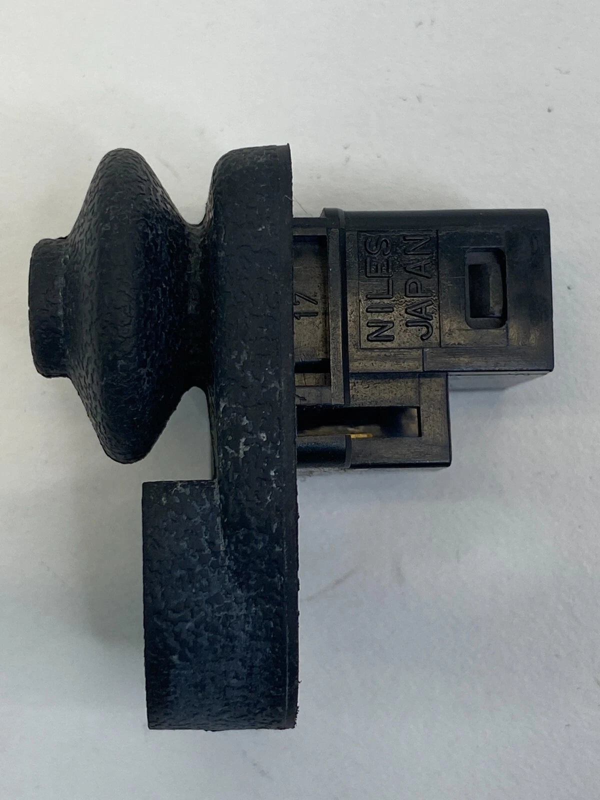 2008-2011 NISSAN ROGUE REAR RIGHT SIDE DOOR LIGHT AJAR SWITCH JAMB SENSOR OEM