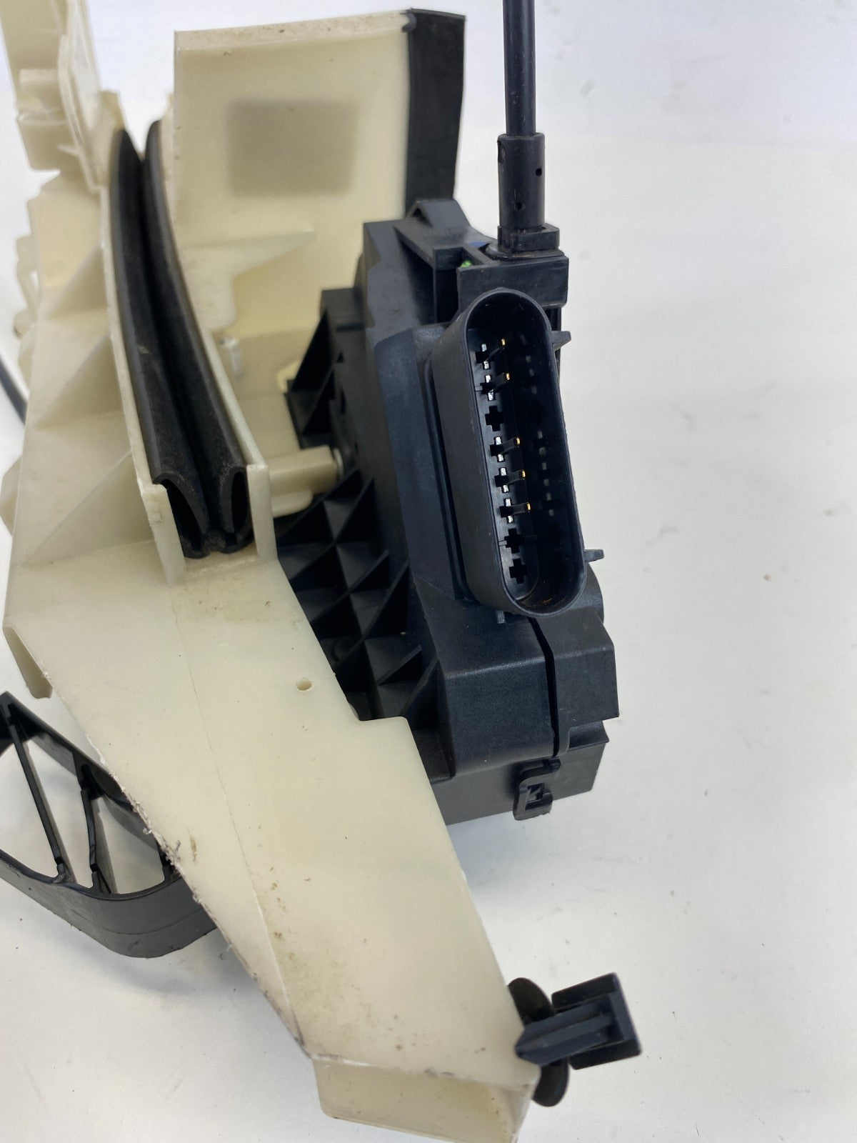 13-16 Ford C-Max Front Right Side Door Lock Latch Actuator CM5A-A21812-GA OEM