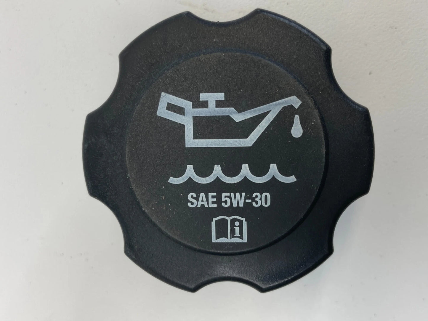 2004-2012 CHEVROLET COLORADO 3.5L ENGINE OIL FILLER CAP COVER LID SAE 5W-30