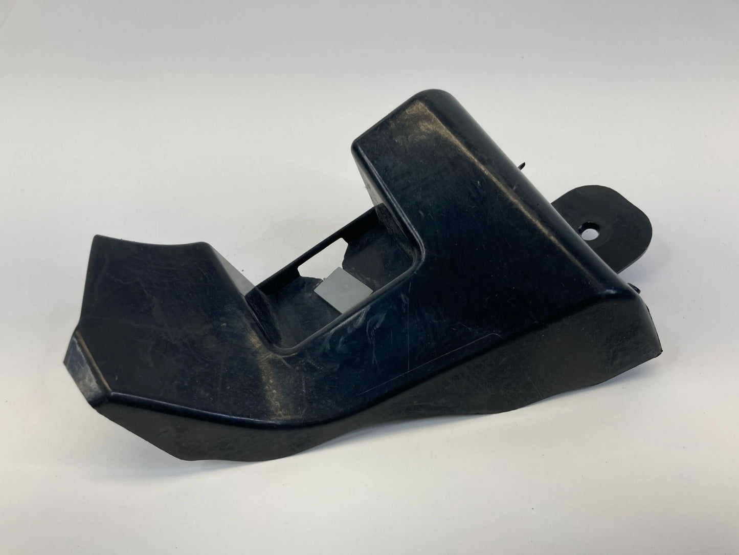 11-15 FORD EXPLORER POLICE INTERCEPTOR UTILITY REAR RIGHT BUMPER BRACKET MOUNT