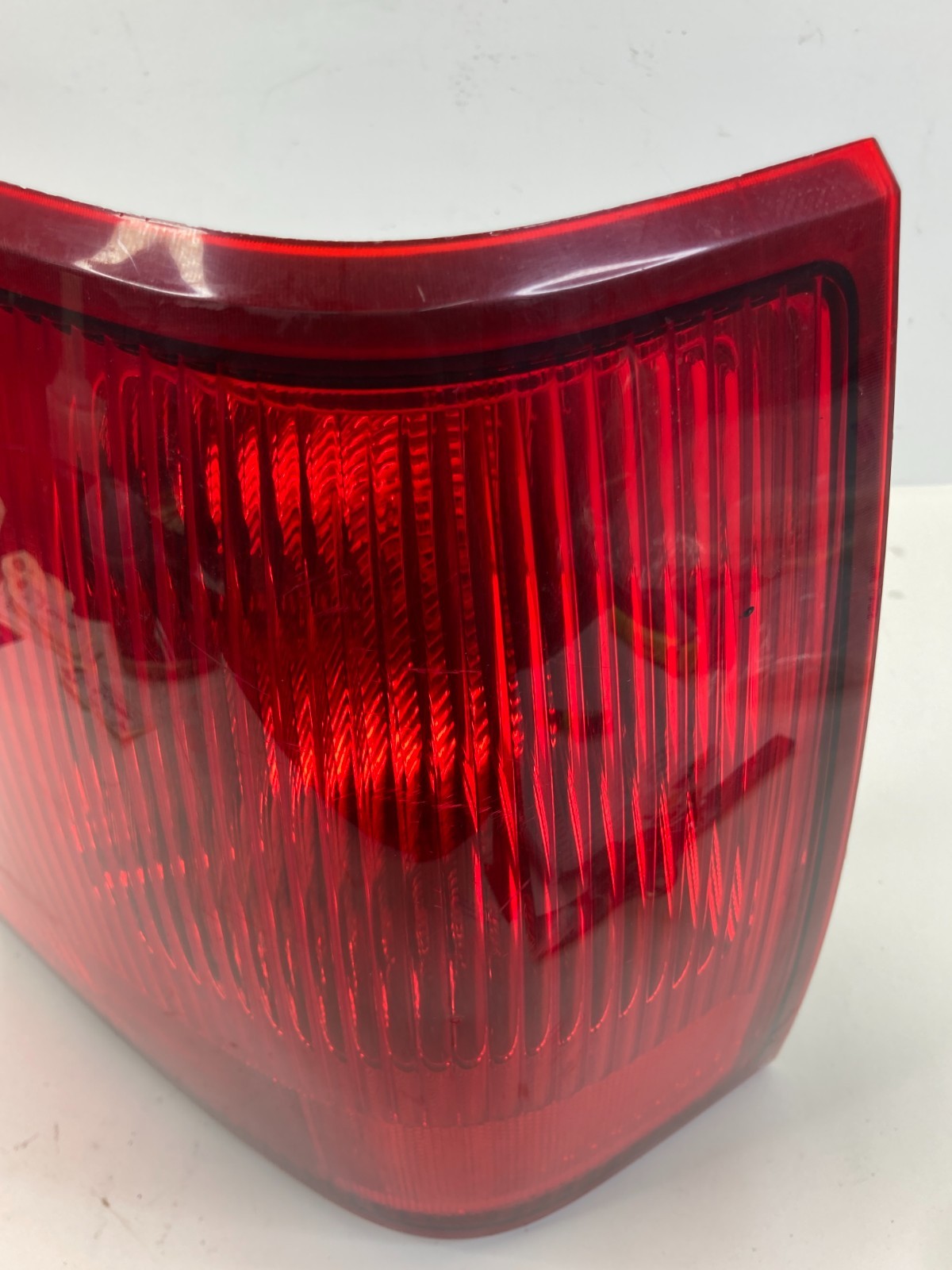 2002-2006 Lincoln Navigator Left Side Taillight Tail Lamp Assy 2L7X-13B505-A OEM