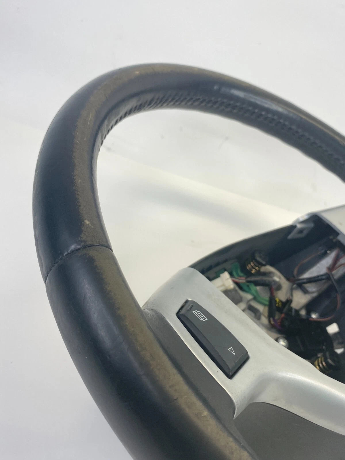 2009 2010 VOLKSWAGEN ROUTAN DRIVER SIDE STEERING WHEEL W/CRUISE CONTROL OEM