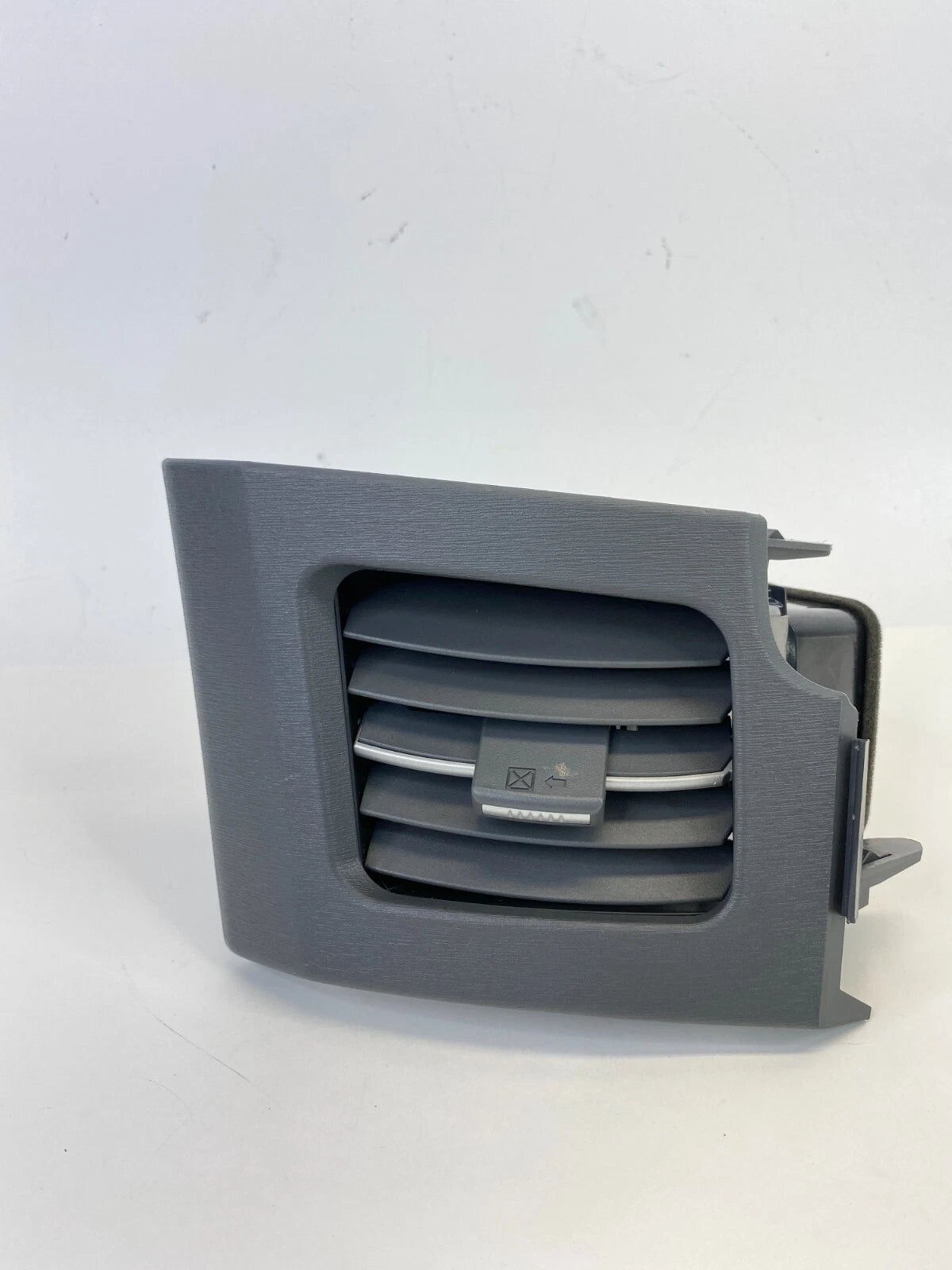 2010-2015 TOYOTA PRIUS DASH RIGHT SIDE AIR VENT GRILLE OUTLET 55662-47030 OEM