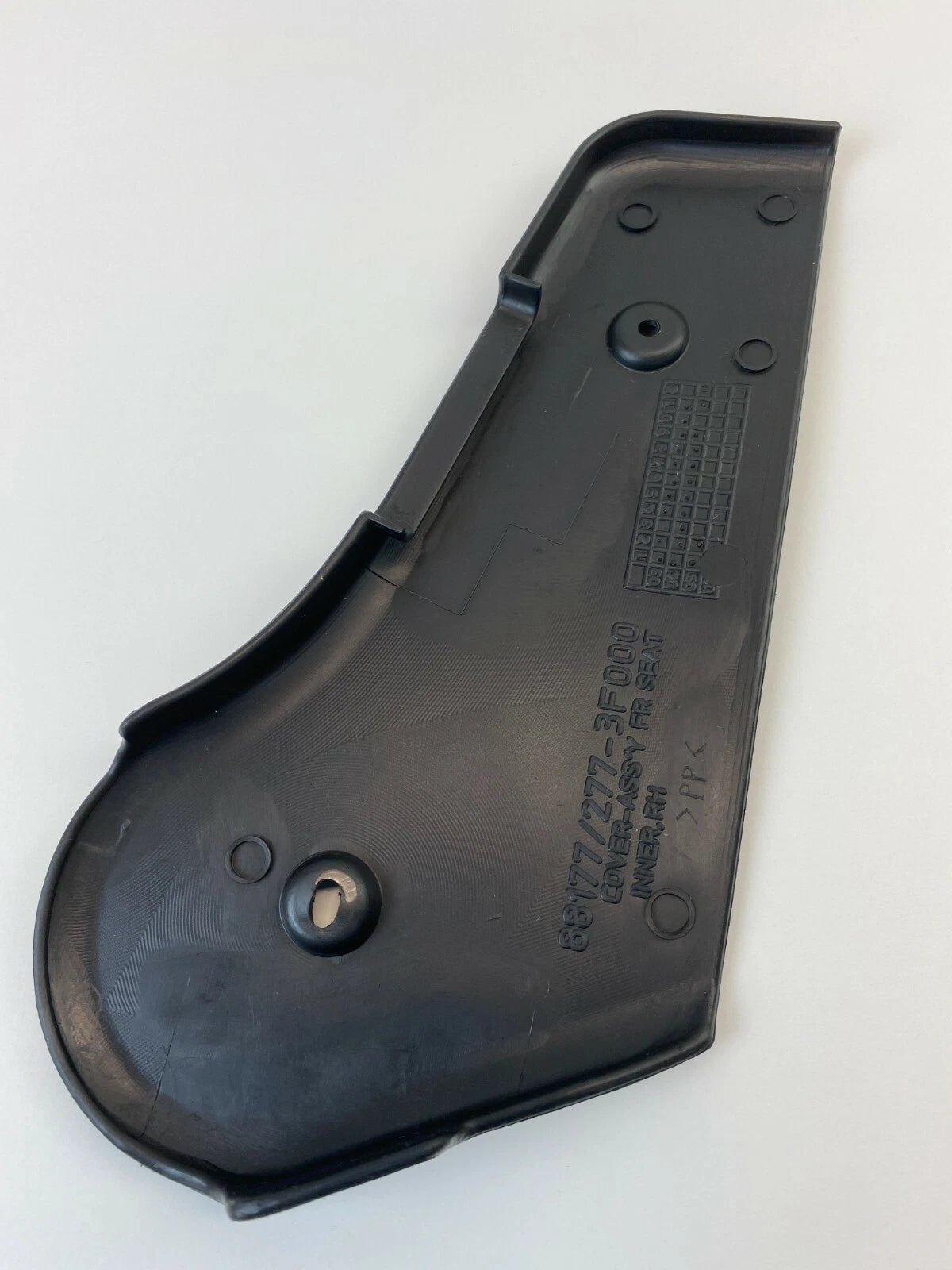 04-06 KIA AMANTI SEDAN FRONT RIGHT SEAT LOWER SIDE COVER TRIM PANEL 88177-3F000