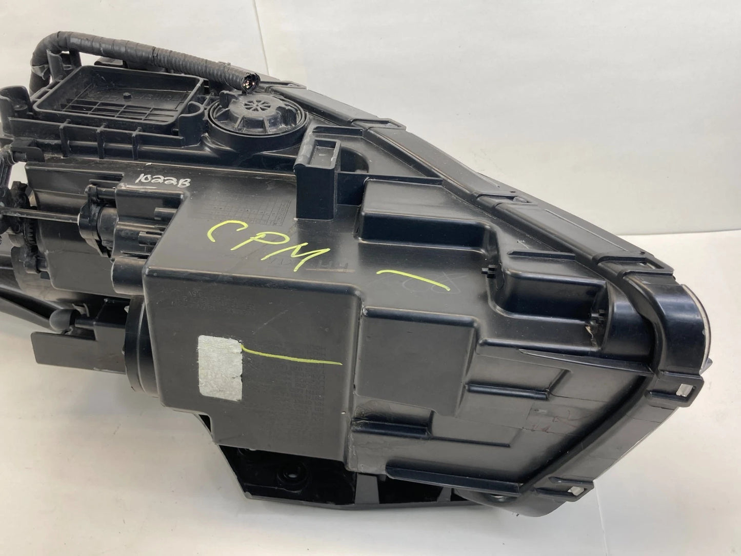 2016-2018 KIA SORENTO RIGHT SIDE HEADLIGHT HALOGEN W/ GUIDE LED 92102-C6 OEM