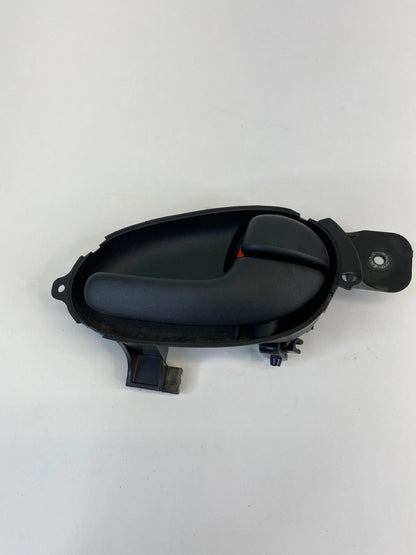 2002-2009 CHEVROLET TRAILBLAZER REAR RIGHT SIDE INTERIOR DOOR HANDLE 107602 OEM