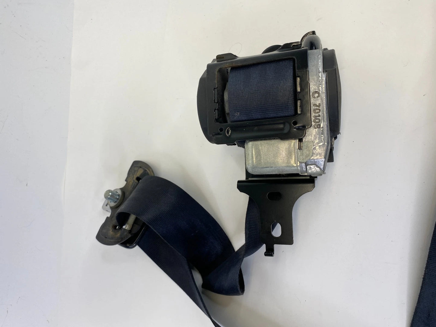 2011 2012 Mitsubishi Outlander Sport Front Left Seat Belt Retractor 6176497 OEM