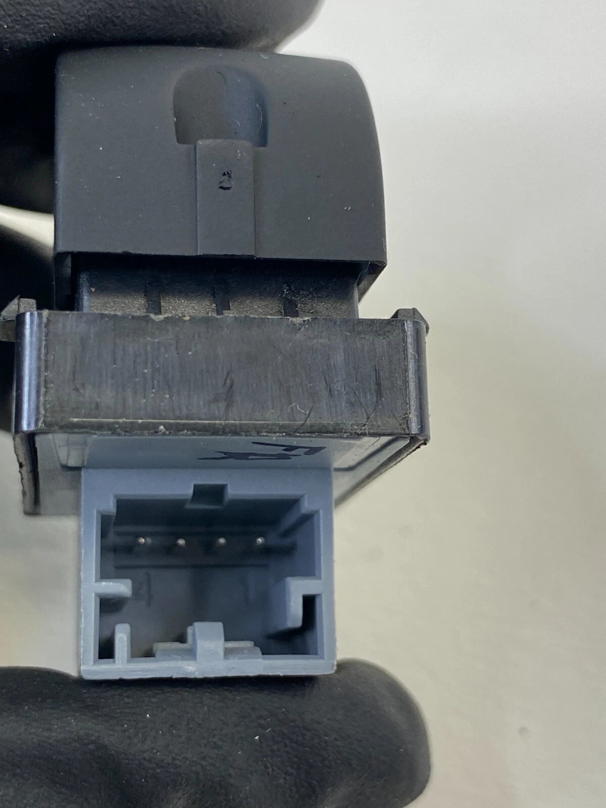 2006-2010 AUDI A3 FRONT RIGHT SIDE DOOR POWER WINDOW CONTROL SWITCH 4F0959855