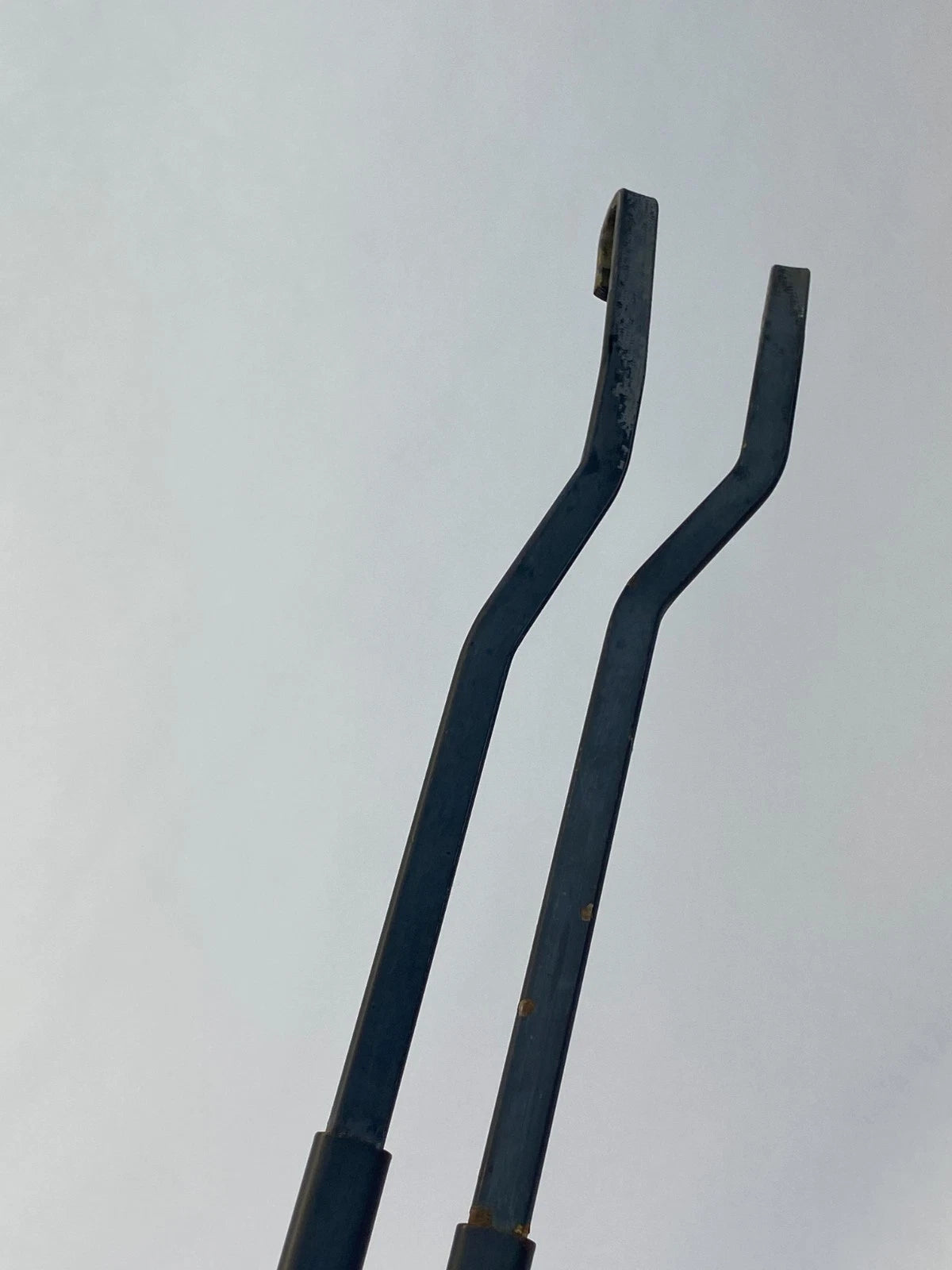 06-09 PONTIAC TORRENT 05-09 EQUINOX FR WINDSHIELD WIPER ARMS SET PAIR LH RH OEM