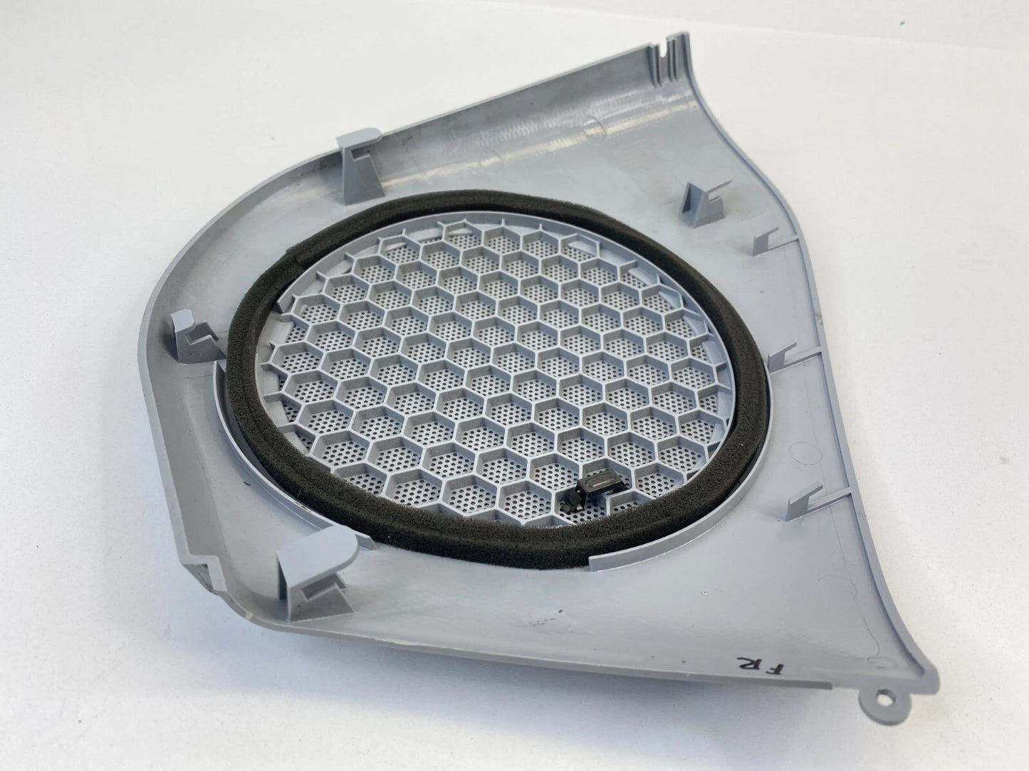 2000-2006 MERCEDES-BENZ S500 FRONT RIGHT DOOR SPEAKER GILLE COVER 2207270688