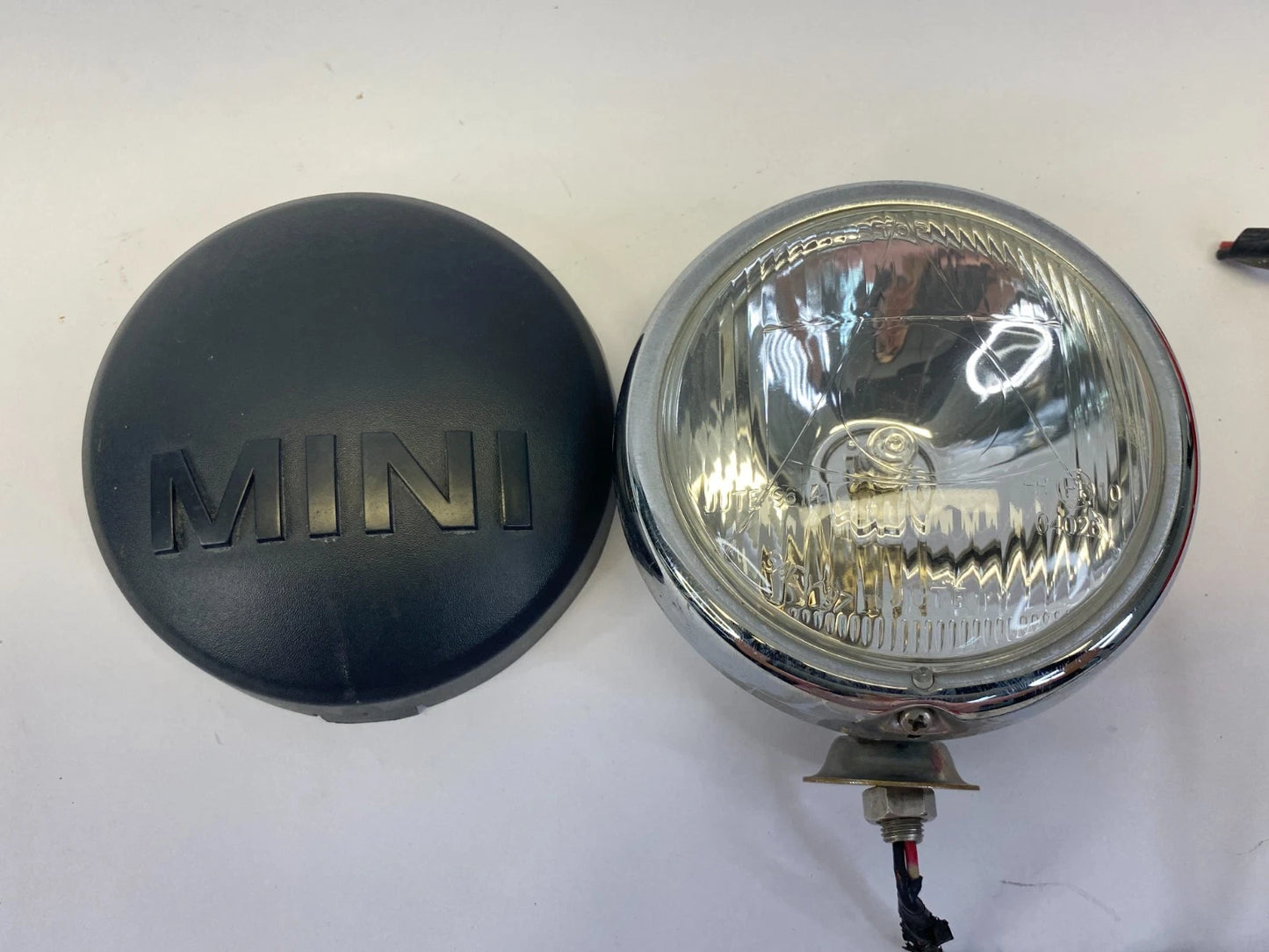 2002-2006 MINI COOPER FRONT LEFT OR RIGHT SIDE DRIVING RUNNING LIGHT ASSY OEM