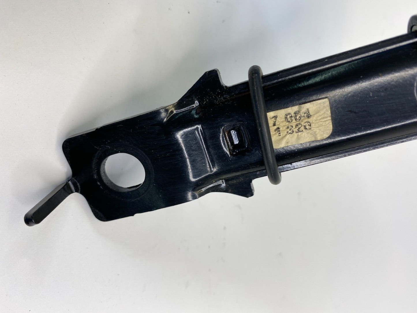 2006-2012 Hyundai Sonata Front Right Side Seat Belt Height Adjuster OEM