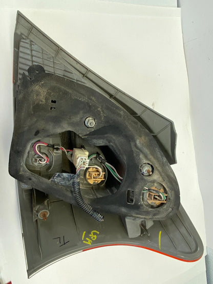2009-2011 TOYOTA YARIS HATCHBACK REAR LEFT SIDE TAIL LIGHT LAMP HALOGEN OEM