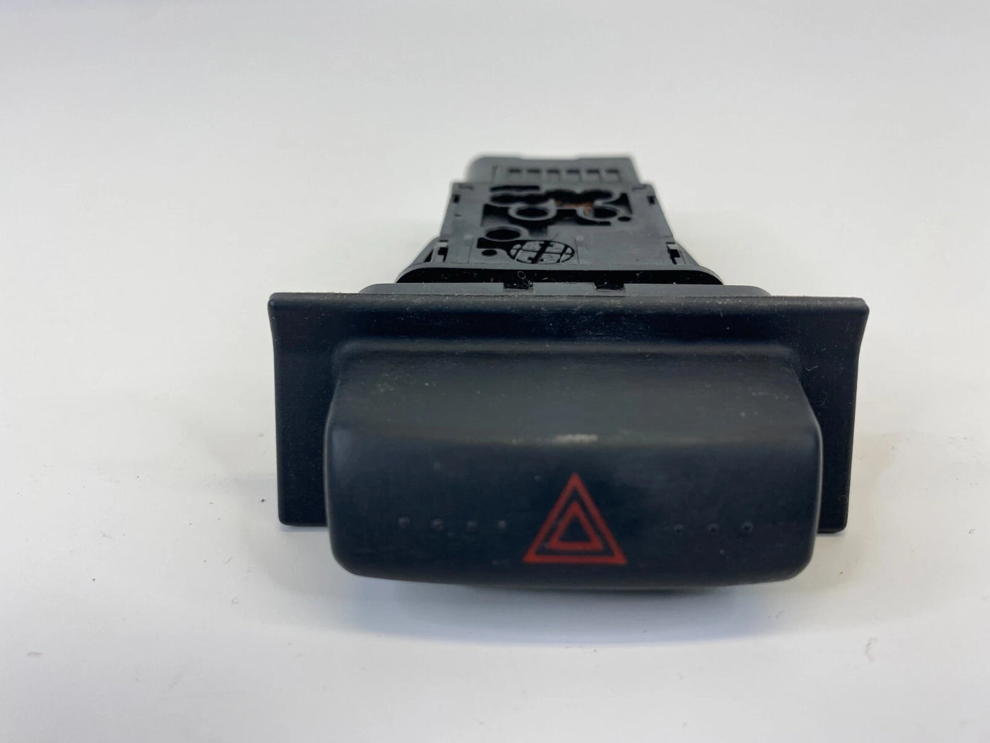 2000 2001 2002 MAZDA MPV HAZARD WARNING LIGHT SWITCH BUTTON LC62-66-4H0 OEM