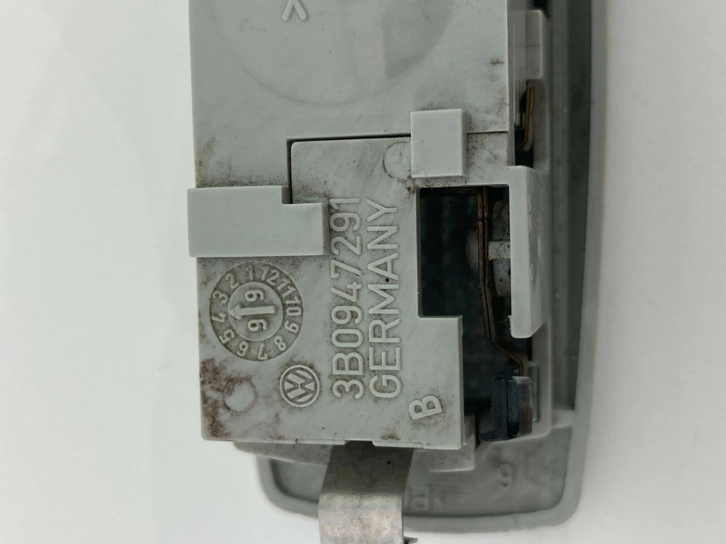 98-05 VOLKSWAGEN BEETLE REAR READING DOME MAP LIGHT LAMP OEM