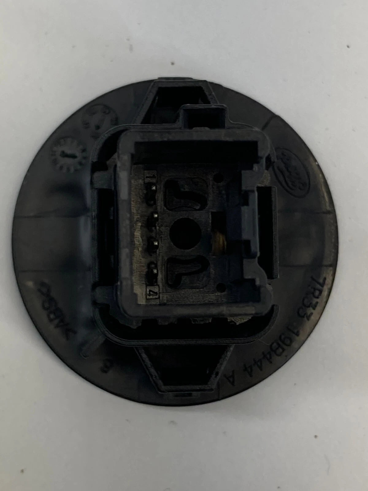 2006-2011 MERCURY MILAN CONSOLE AUX AUDIO AUXILIARY JACK SOCKET 7R33-19B444-A