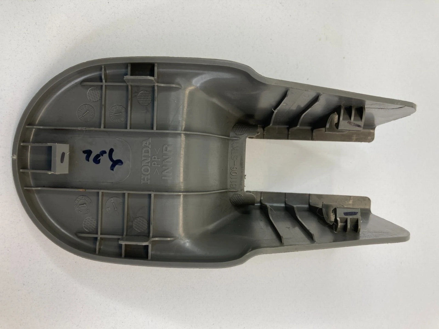 2009-2012 ACURA RDX REAR RIGHT INNER SEAT TRACK END COVER TRIM CAP 81106-STKY