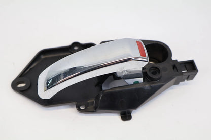 2012-2019 FIAT 500 FRONT RIGHT PASSENGER SIDE INTERIOR DOOR HANDLE 607048DX