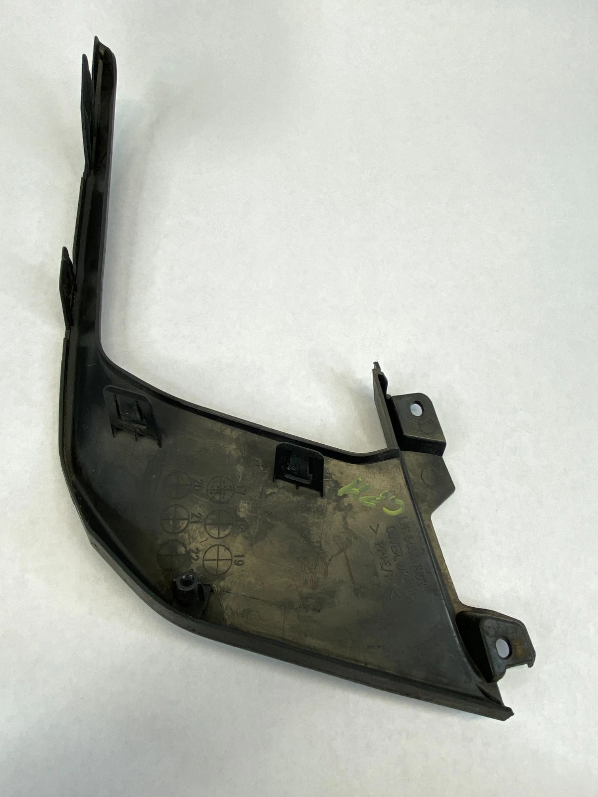 2018 2019 MITSUBISHI OUTLANDER SPORT FRONT LEFT DRIVER BUMPER MOLDING 6400H863
