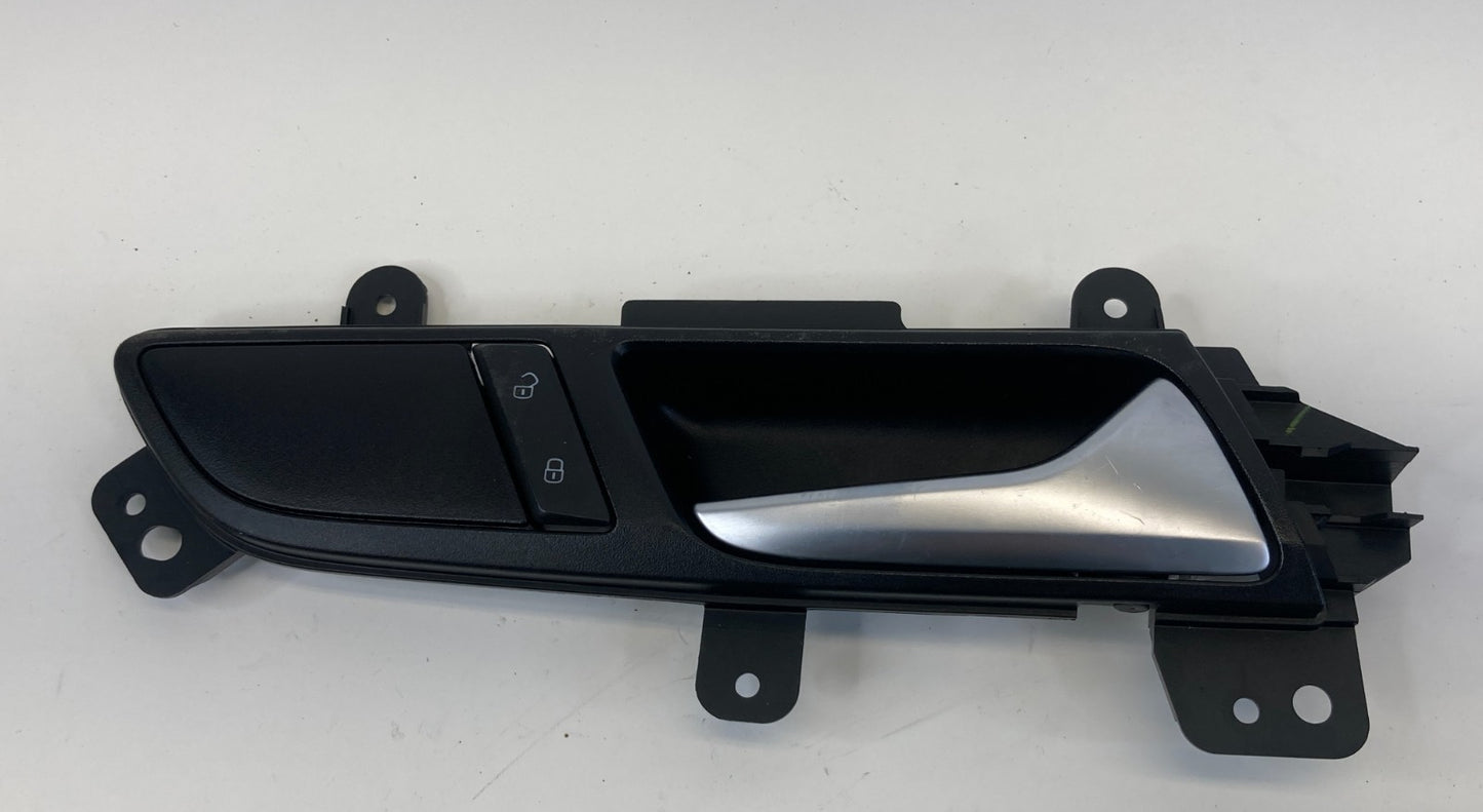 2012-2015 Volkswagen Passat Front Right Side Interior Door Handle w/ Tweeter OEM