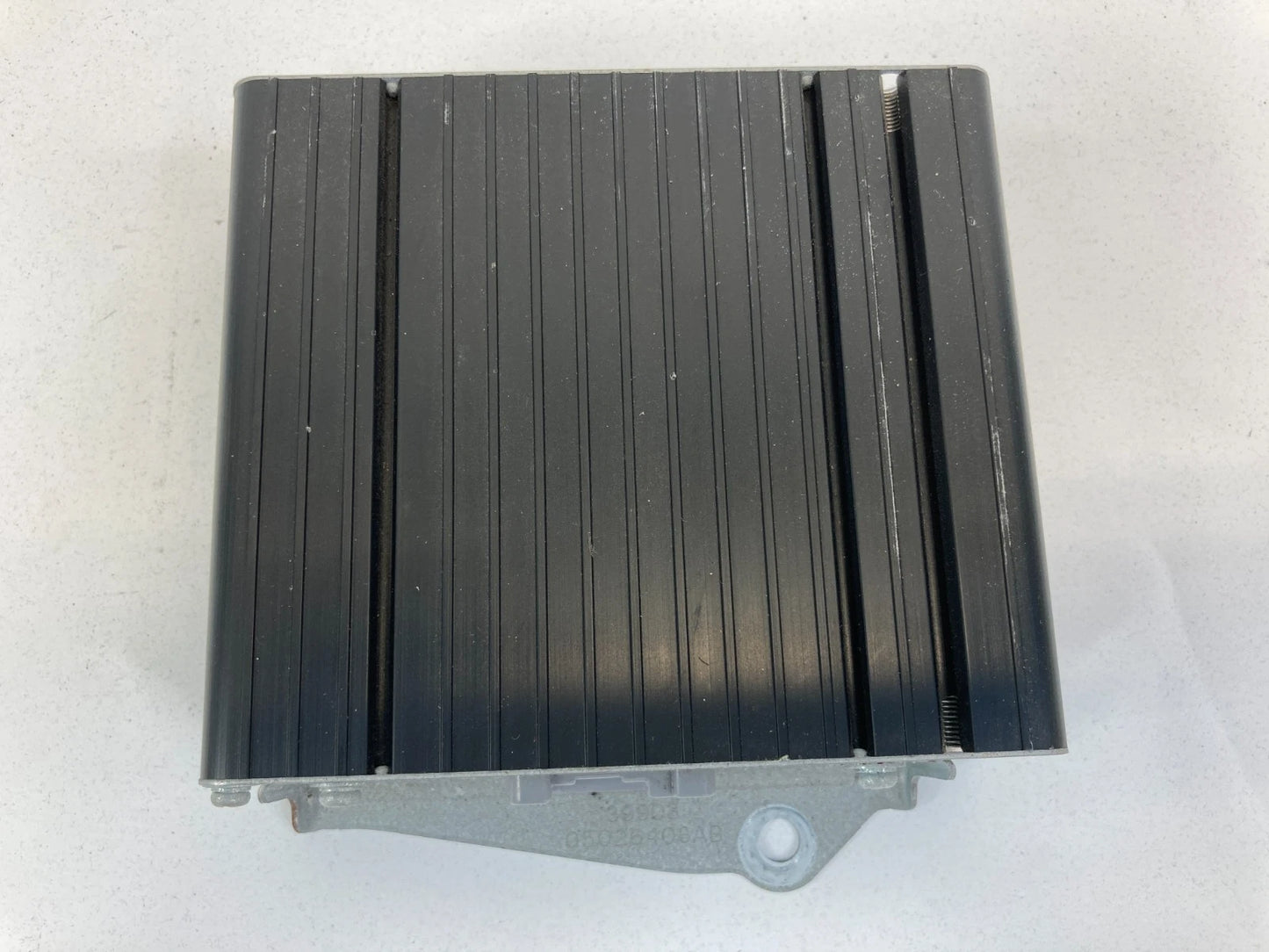 2008-2012 TOWN & COUNTRY GRAND CARAVAN POWER INVERTER MODULE UNIT 05026408AB