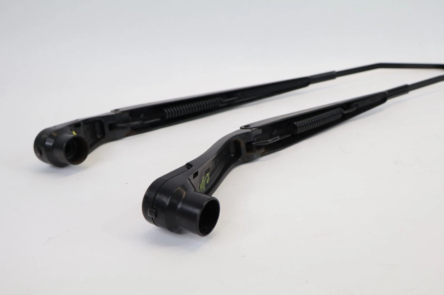 2011-2013 JEEP GRAND CHEROKEE FRONT WINDSHIELD WIPER ARM LEFT & RIGHT SET OEM