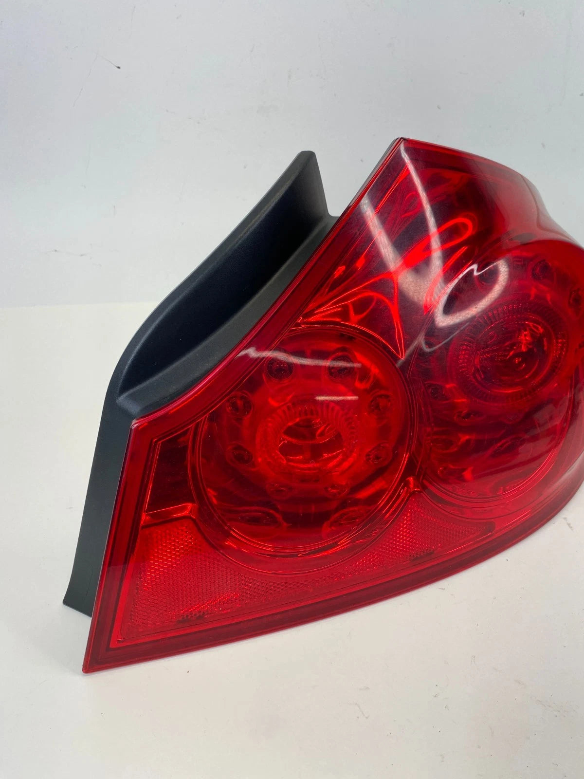 2009-2013 Infiniti G37 Sedan Rear Right Side Tail Light Taillight Outer Lamp OEM