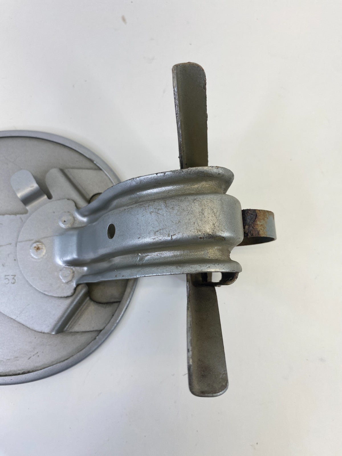 08 09 10 11 12 13 14 15 16 17 Buick Enclave Fuel Filler Door Tank Gas Lid Cover