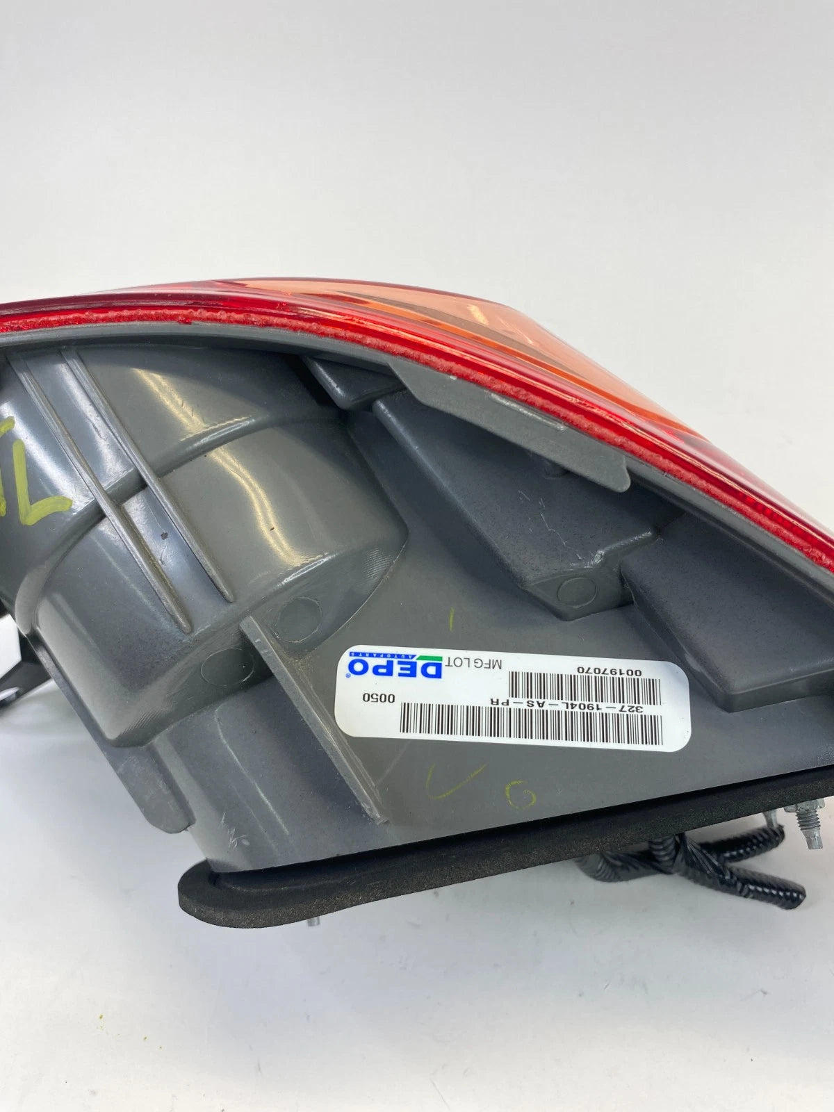 2011-2014 ACURA TSX REAR OUTER QUARTER LEFT DRIVER TAILLIGHT TAIL LIGHT LAMP