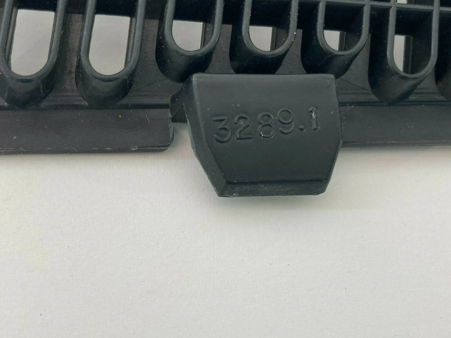 2006 DODGE CHARGER RH PASSENGER WINDSHIELD COWL TOP PANEL VENT GRILLE OEM