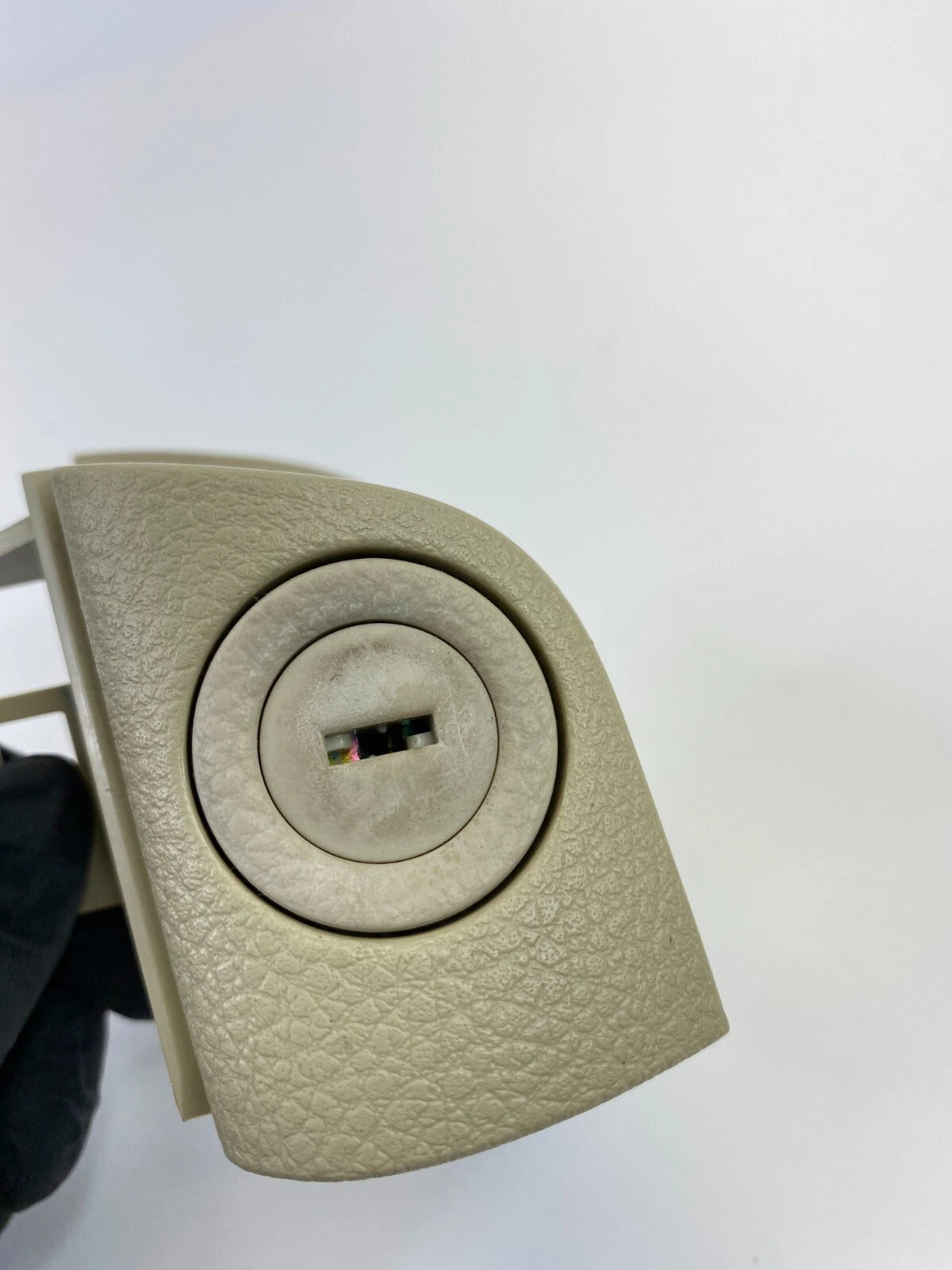 2006 07 08 09 2010 INFINITI M35 M45 GLOVE BOX PUSH BUTTON LOCK LATCH OEM