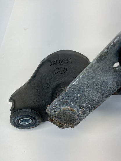 06-10 Hyundai Sonata Front Windshield Wiper Linkage & Wiper Motor 98110-3K000