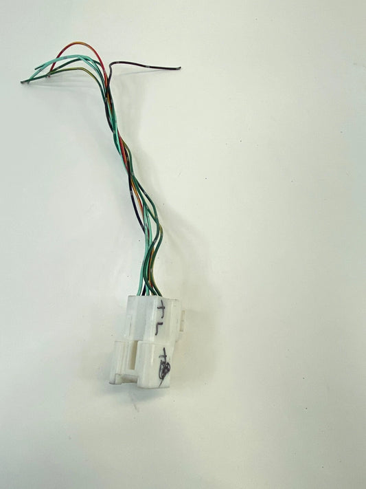 2004 2005 2006 MAZDA MPV REAR LEFT SIDE TAIL LIGHT TAILLIGHT WIRE CONNECTOR OEM